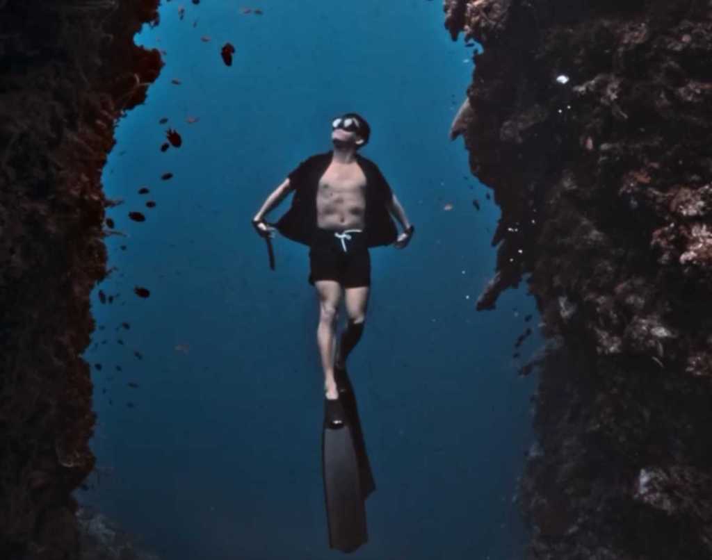 Froyows founder freediving in the iconic Napaling crack